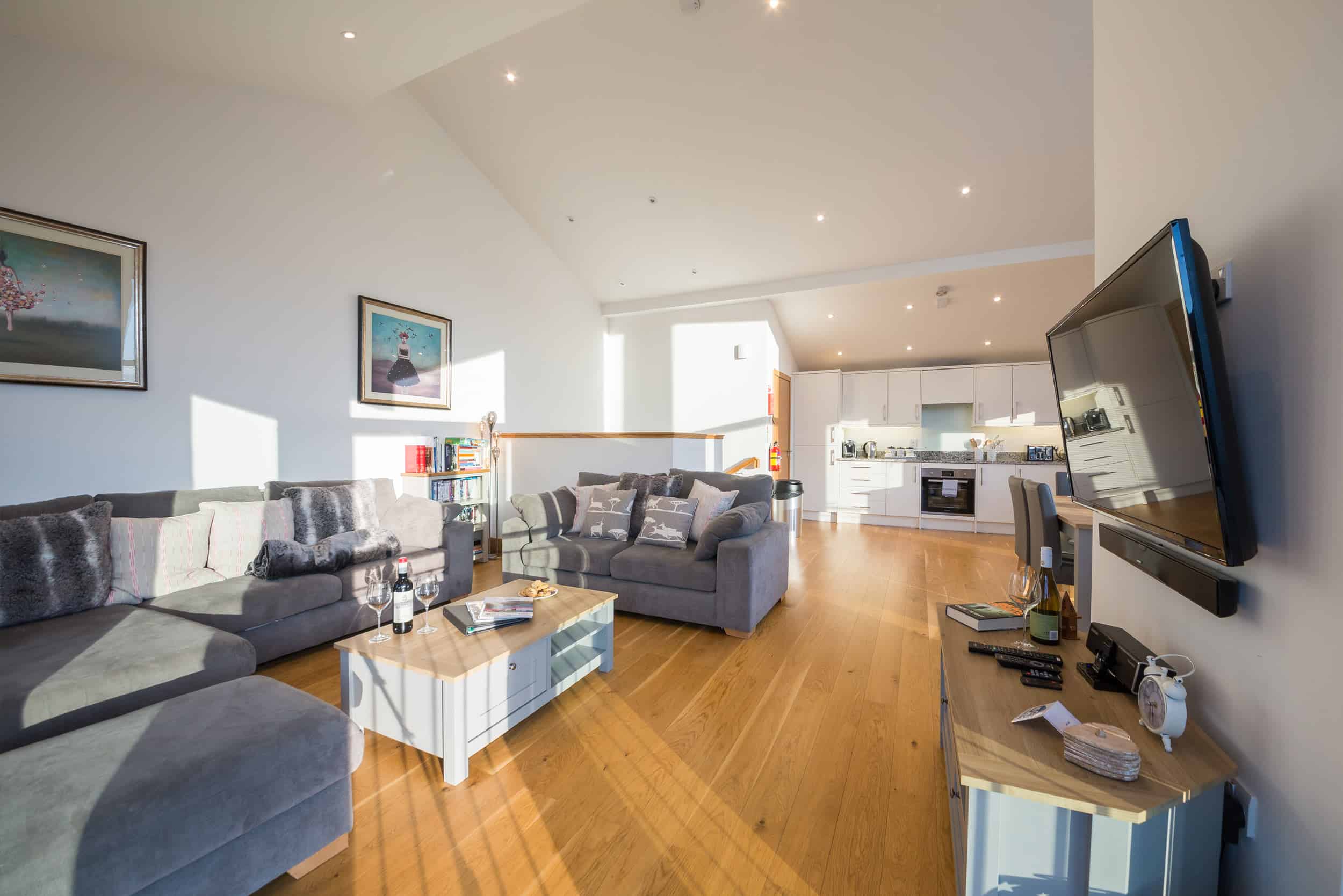 8LawersViewlivingroom2 Taymouth Marina