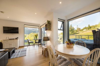 5 LAWERS VIEW: Sleeps 5