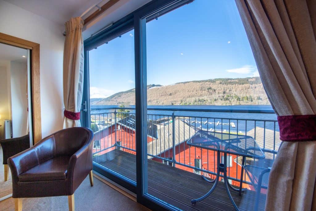 F03A0005HDR Taymouth Marina